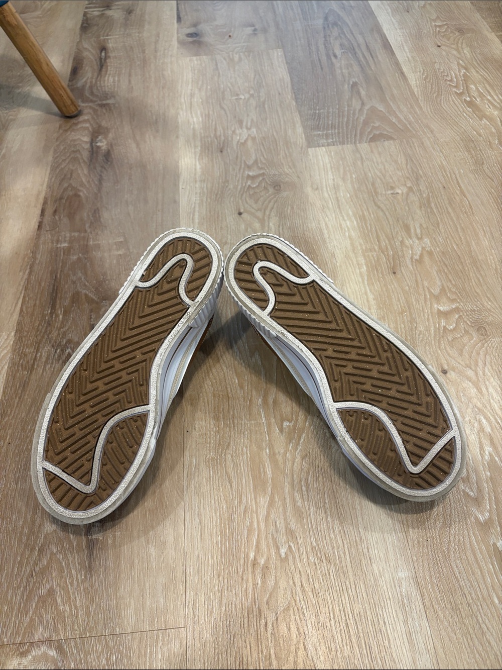 Nike Women’s White Platform Sneakers with Brown Swoosh - Picture 5 of 5